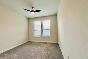 10916 Cannes Memorial Dr, Houston, TX 77043 - Photo 23