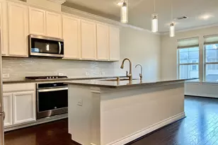 10916 Cannes Memorial Dr, Houston, TX 77043 - Photo 7