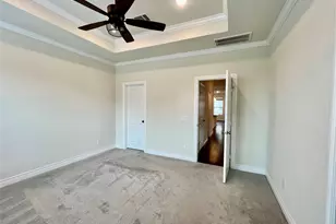 10916 Cannes Memorial Dr, Houston, TX 77043 - Photo 15