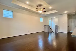 10916 Cannes Memorial Dr, Houston, TX 77043 - Photo 5