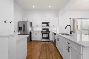 1128 W 26th St, Houston, TX 77008 - Photo 13
