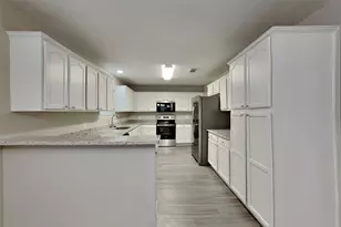 2457 Ripplewood Dr, Conroe, TX 77384 - Photo 3