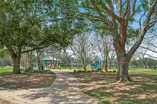 3111 Barnhill Ln, Sugar Land, TX 77479 - Photo 3