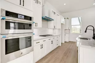 6816 Hartland Ave, Houston, TX 77055 - Photo 9