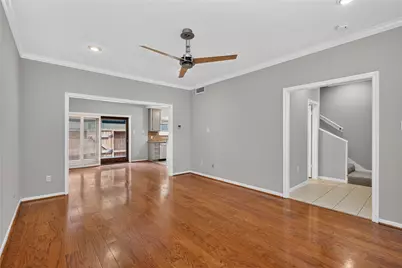11711 Memorial Drive #11, Houston, TX 77024 - Photo 9