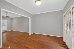 11711 Memorial Dr, Houston, TX 77024 - Photo 11