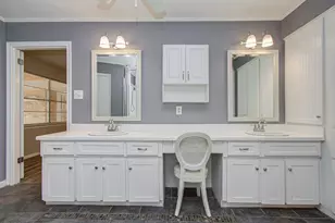 10715 Candlewood Dr, Houston, TX 77042 - Photo 21