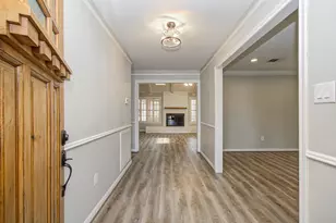 10715 Candlewood Dr, Houston, TX 77042 - Photo 3