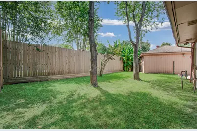 10715 Candlewood Drive, Houston, TX 77042 - Photo 29