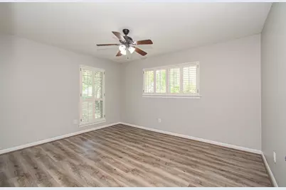 10715 Candlewood Drive, Houston, TX 77042 - Photo 23