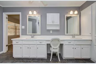 10715 Candlewood Drive, Houston, TX 77042 - Photo 21