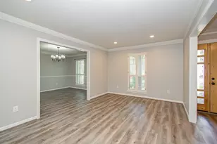 10715 Candlewood Dr, Houston, TX 77042 - Photo 9