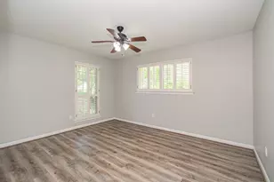 10715 Candlewood Dr, Houston, TX 77042 - Photo 23