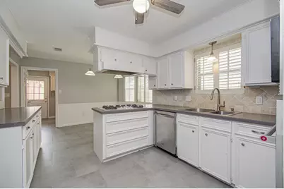 10715 Candlewood Drive, Houston, TX 77042 - Photo 13