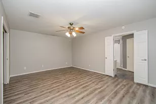 10715 Candlewood Dr, Houston, TX 77042 - Photo 17