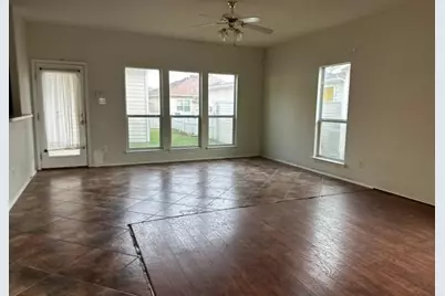 164 Whitewing Way, Floresville, TX 78114 - Photo 5