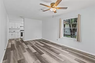 514 E Foley St, Alvin, TX 77511 - Photo 5