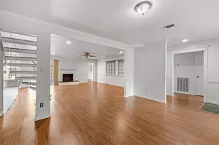 6327 Lynkat Ln, Houston, TX 77083 - Photo 7
