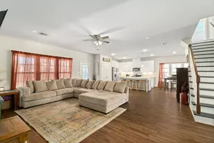 107 Fosters Branch Dr, Schulenburg, TX 78956 - Photo 5