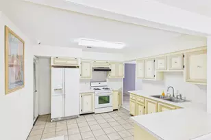 10009 Lonallen St, Houston, TX 77088 - Photo 7