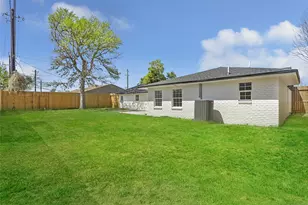 715 Pamela Dr, Baytown, TX 77521 - Photo 5