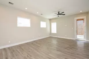 1223 W Tidwell Rd, Houston, TX 77091 - Photo 11