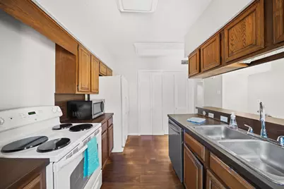 11846 Barryknoll Lane #5, Houston, TX 77024 - Photo 7