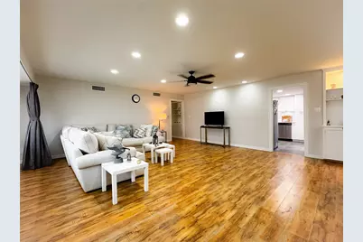 637 S Ripple Creek Drive #637, Houston, TX 77057 - Photo 5