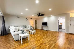 637 S Ripple Creek Dr, Houston, TX 77057 - Photo 5