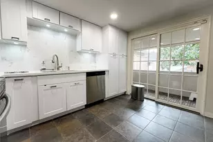 637 S Ripple Creek Dr, Houston, TX 77057 - Photo 11