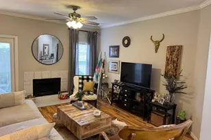 2011 Spenwick Dr, Houston, TX 77055 - Photo 3