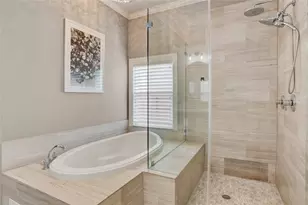 2418 Lazybrook Dr, Houston, TX 77008 - Photo 13