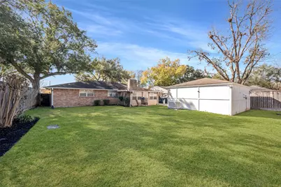 10618 Wickersham Lane, Houston, TX 77042 - Photo 23