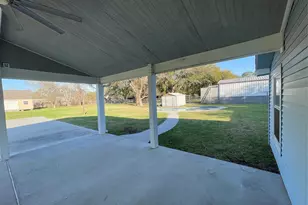 3082 County Rd 536, Alvin, TX 77511 - Photo 11