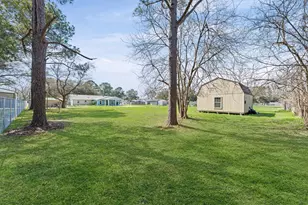 3082 County Rd 536, Alvin, TX 77511 - Photo 33