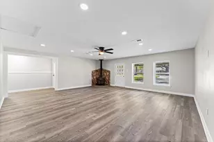 3082 County Rd 536, Alvin, TX 77511 - Photo 9