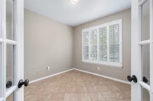 81 N Apple Springs Cir, The Woodlands, TX 77382 - Photo 9