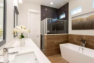 1027 W 24th St, Houston, TX 77008 - Photo 11