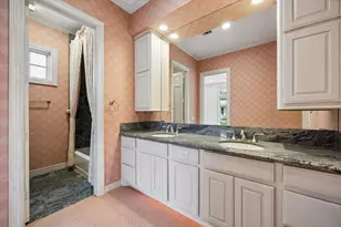 22 Eaton Square, Houston, TX 77027 - Photo 35