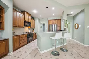 2403 Clippers Square, Houston, TX 77058 - Photo 9