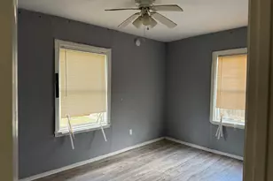 4817 Wenda St, Houston, TX 77033 - Photo 7