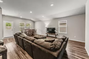 316 Pecos Dr, Huntsville, TX 77340 - Photo 5