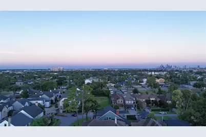 1520 Whispering Pines Dr, Houston, TX 77055 - Photo 9