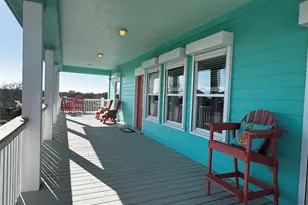 901 Helen Blvd, Crystal Beach, TX 77650 - Photo 25