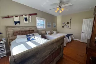 901 Helen Blvd, Crystal Beach, TX 77650 - Photo 15
