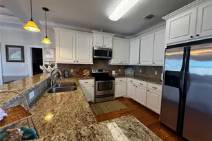 901 Helen Blvd, Crystal Beach, TX 77650 - Photo 7