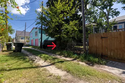 1916 Avenue M 1/2, Galveston, TX 77550 - Photo 9