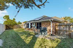 2806 S Peach Hollow Cir, Pearland, TX 77584 - Photo 35