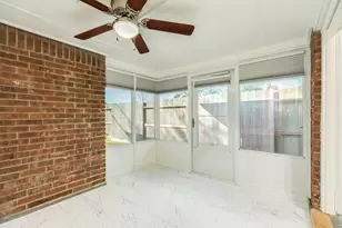 2806 S Peach Hollow Cir, Pearland, TX 77584 - Photo 17