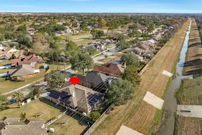 2806 S Peach Hollow Circle, Pearland, TX 77584 - Photo 3